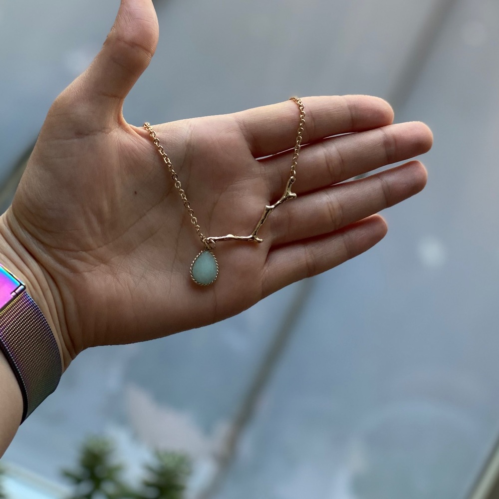 SHORT GOLD NECKLACE